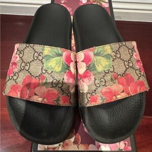 Authentic GUCCI GG Supreme Blooms Place Floral Logo Slides Sandals Shoes 36